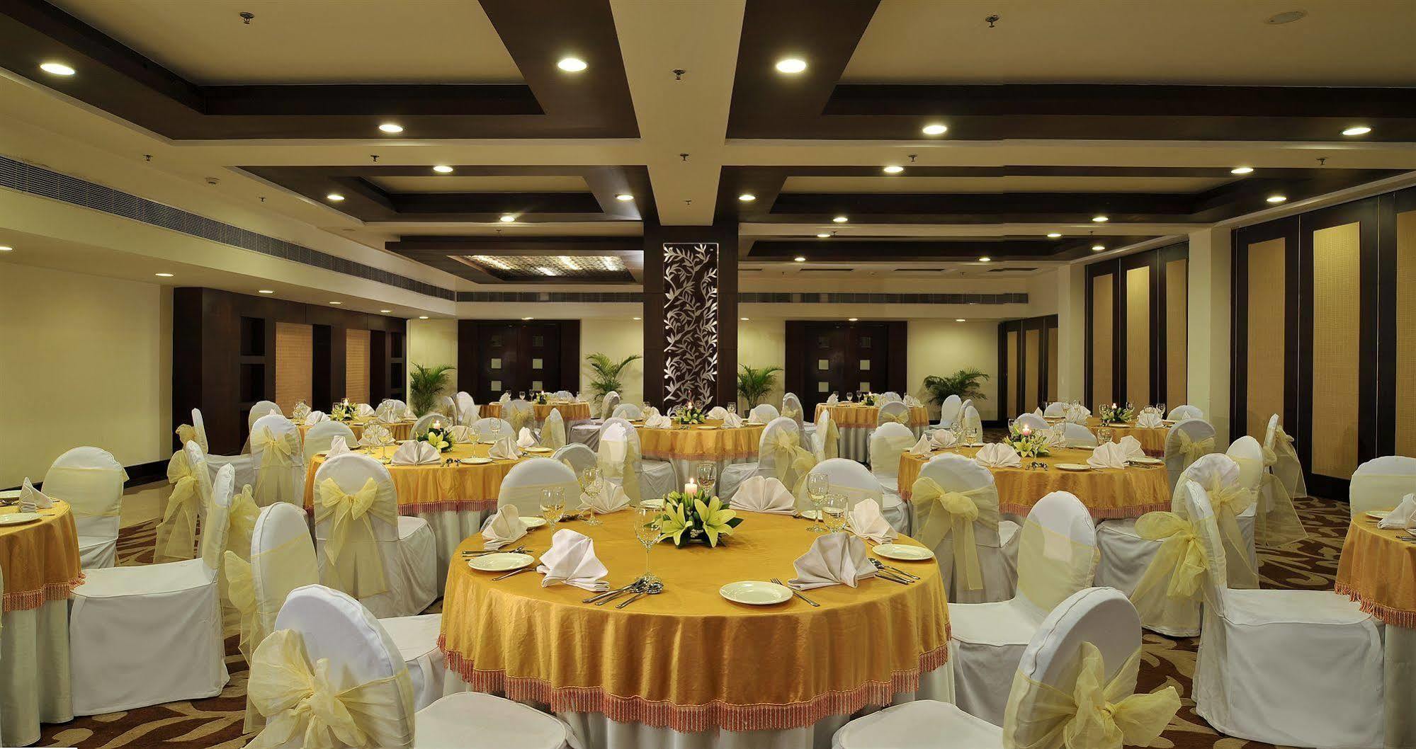 Country Inn & Suites By Radisson, Gurugram Sector 12 Gurgaon Restoran fotoğraf